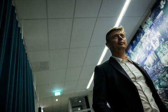 Head coach Jon Dahl Tomasson of Sweden