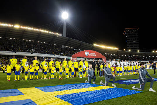 The players at line-up