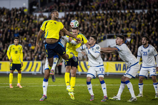 Isak Hien and Gustaf Lagerbielke of Sweden, Dion Gallapeni