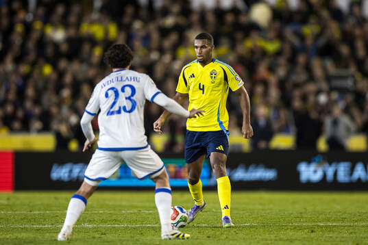Leon Avdullahu of Kosovo and Isak Hien of Sweden