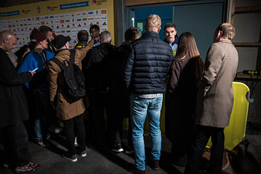 Alexander Isak and Viktor Gyökeres of Sweden