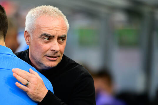 Head coach Darren Bazeleyof New Zealand