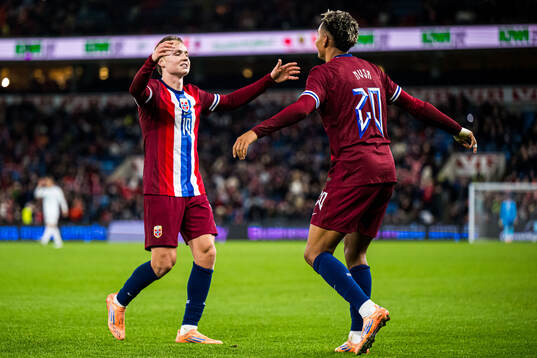 Antonio Nusa of Norway celebrates with Andreas Schjelderup