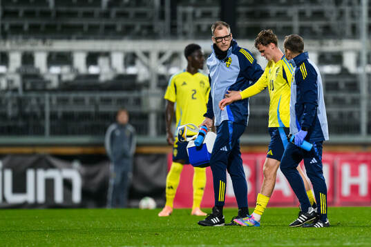 Williot Swedberg of Sweden in pain