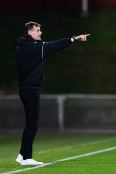 Head coach Daniel Bäckström of Sweden