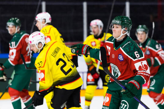 Filip Hasa of Frölunda celebrates