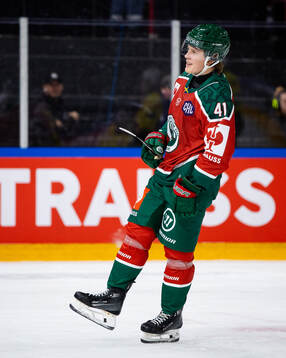 Ivar Stenberg of Frölunda celebrates