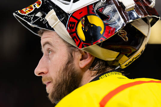 Goaltender Adam Reideborn of SC Bern