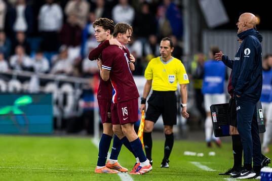 Andreas Schjelderup is being substituted with Sverre Nypan