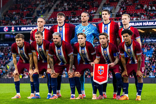 The starting eleven of Norway, from the top left; Thelo