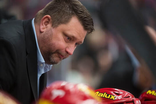 Modos tränare Mattias Karlin