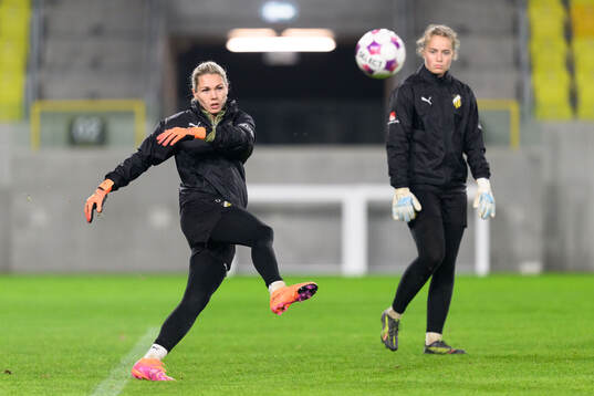 Goalkeeper Jennifer Falk