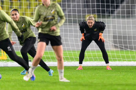 Goalkeeper Jennifer Falk