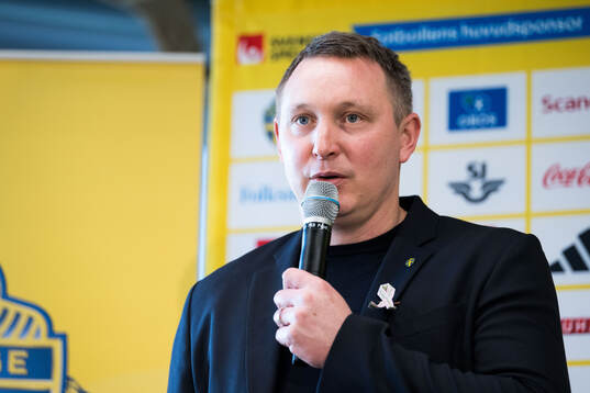 Kim Källström, Head of football, at a press conference