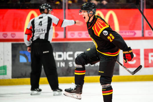 Brynäs Oskar Lindblom jublar