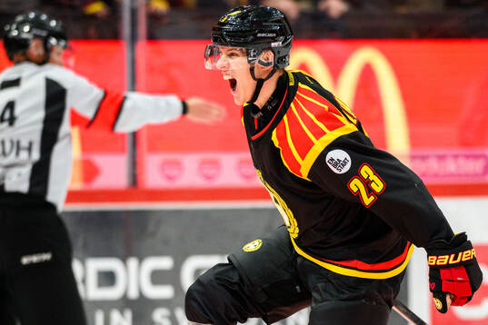 Brynäs Oskar Lindblom jublar