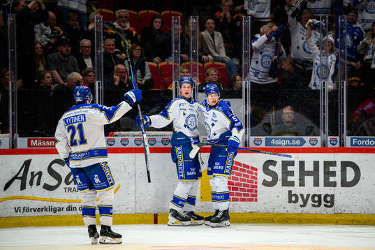 Leksands Tinus Luc Koblar jublar med Andro Kaderli