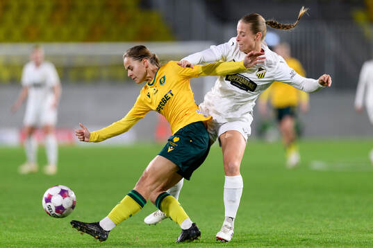 Aleksandra Posiewka of Katowice and Anna Anvegård of