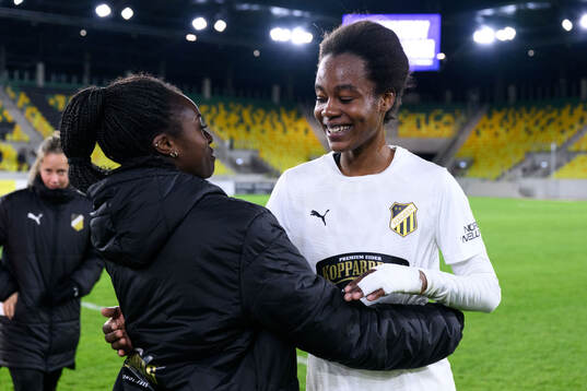 Monica Jusu Bah and Faith Chinzimu of Häcken celebrate