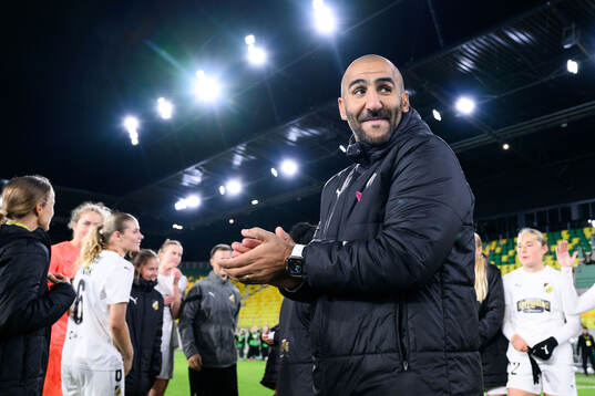Head coach Mak Lind of Häcken celebrates