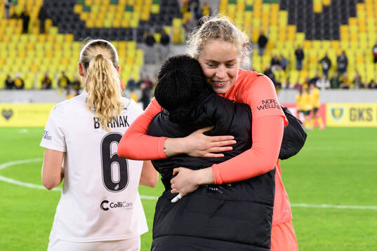 Goalkeeper Fanney Birkisdottir of Häcken celebrates