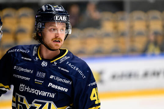 HV71s Riley Woods