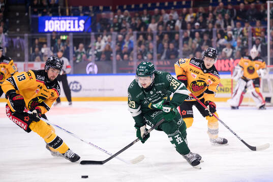 Luleås Eetu Koivistoinen och Färjestads Luke Philp