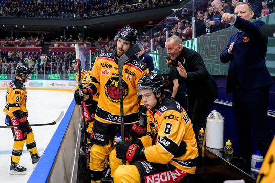 Luleås Kasper Kotkansalo, William Håkansson och tränare