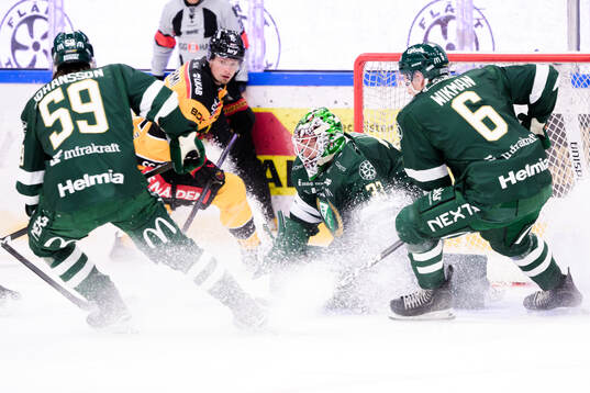 Färjestads målvakt Emil Larmi