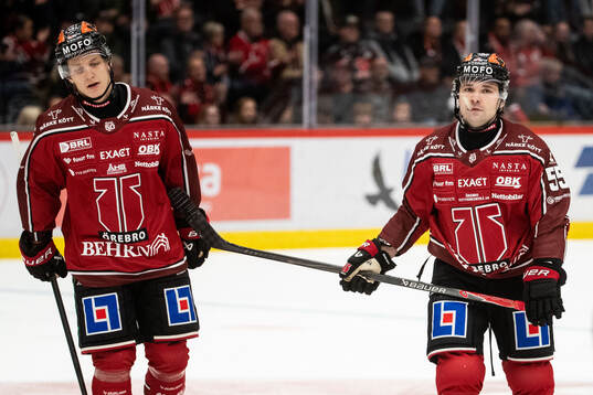 Örebros Patrik Puistola och David Quenneville deppar