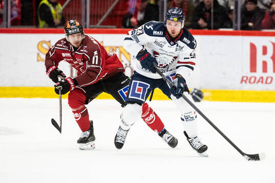 Örebros Kalle Kossila och Linköpings Robin Kovacs