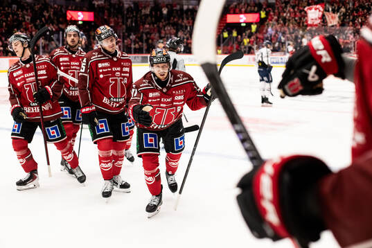Örebros Kalle Kossila jublar