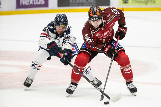 Linköpings Mikko Kokkonen och Örebros David Quenneville
