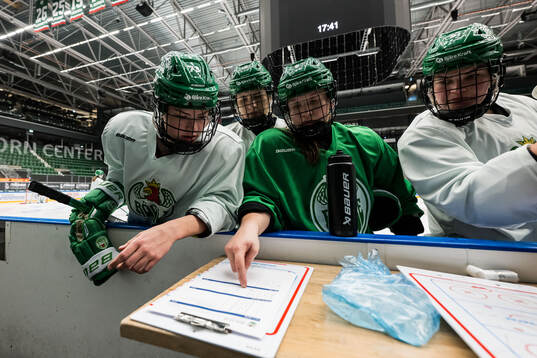 Cassidy Maplethorpe, Wilma Hjelm, Margot Huot-Marchand och