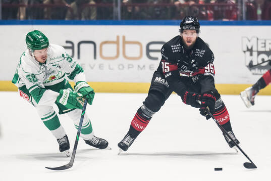Rögles Filip Johansson och Malmö Redhawks Carl Persson