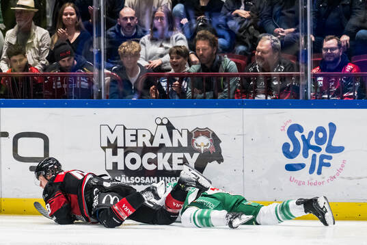 Malmö Redhawks Lauri Pajuniemi och Rögles Mark Friedman