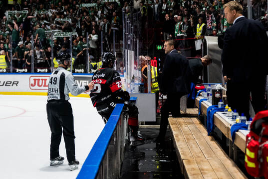 Malmö Redhawks Janne Kuokkanen lämnar isen