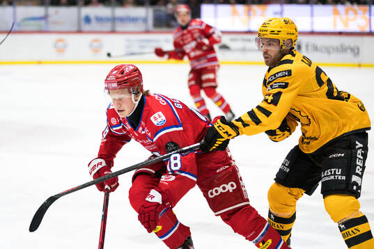 Timrås Eddie Genborg och Skellefteås Oscar Lindberg