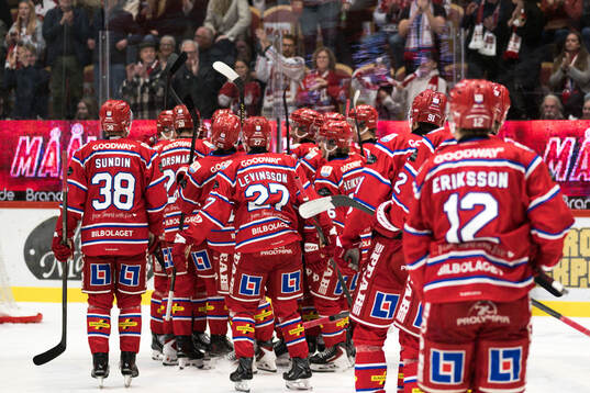 Timrås spelare jublar