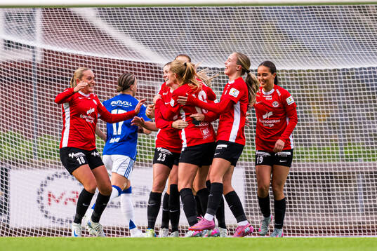Maren Mjelde of Arna-Bjørnar celebrates