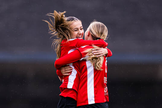Samra Muhic of Arna-Bjørnar celebrates