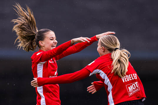 Bläddra bland fler bilder av Football, 1. division, Arna-Bjørnar - Molde