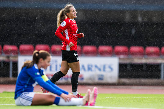 Tina Skogedal of Arna-Bjørnar celebrates