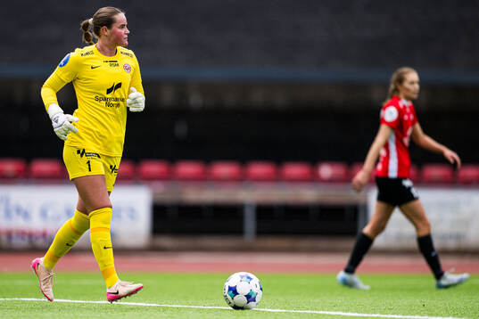 Goalkeeper Benedicte Lund Berge of Arna-Bjørnar