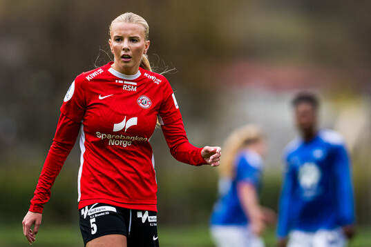 Helle Stenersen of Arna-Bjørnar