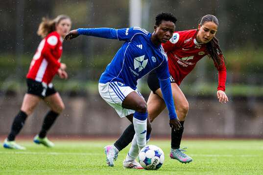 Evelyn Badu of Molde and Synne Hodnefjell of Arna-Bjørnar