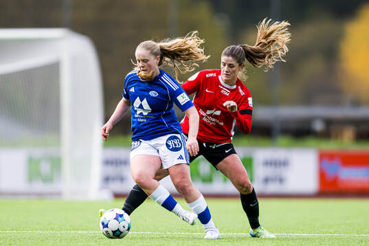 Helena Nygård of Molde and Maren Mjelde of Arna-Bjørnar