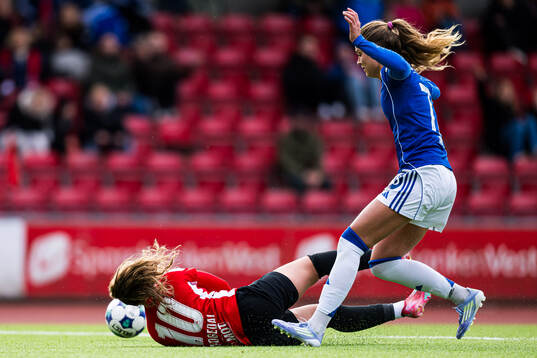 Tina Skogedal of Arna-Bjørnar and Mille Aune of Molde