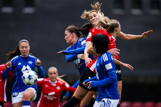 Emma Sæther of Molde and Paige Yvonne Margaret McAllister