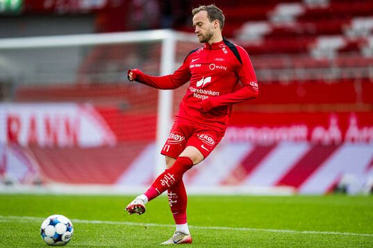Bård Finne of Brann warms up